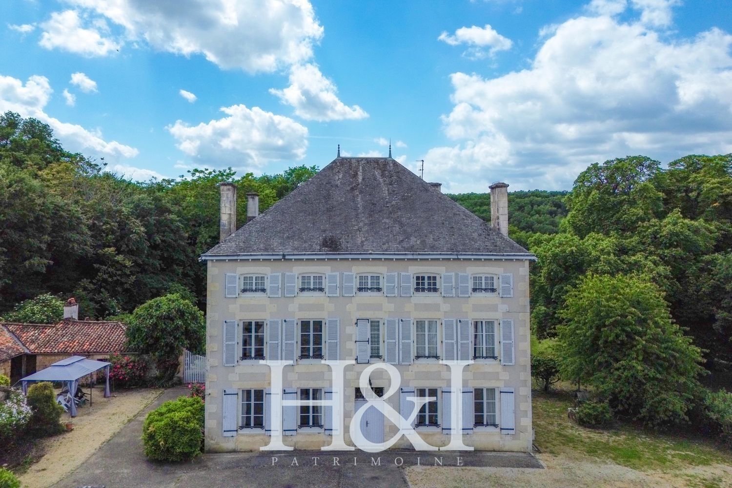 Maison à vendre, 384m², Gençay