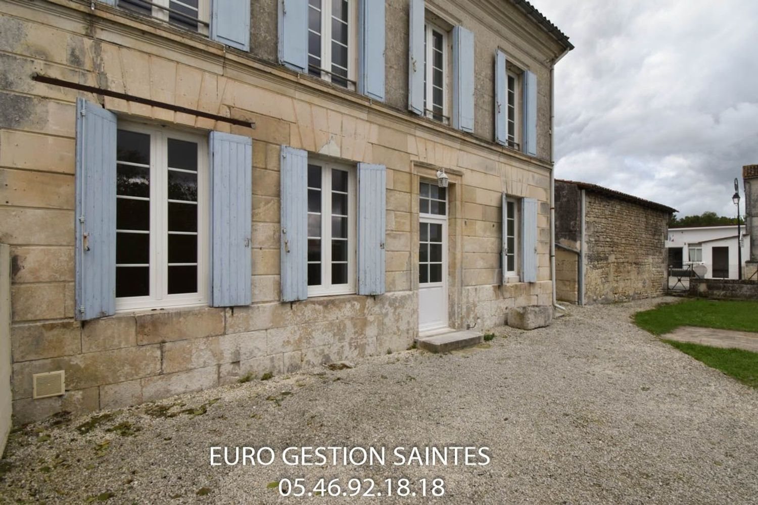 Maison à louer, 101m², Courcoury