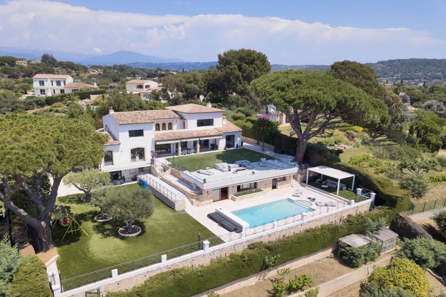 Maison à vendre, 440m², La Roquette-sur-Siagne