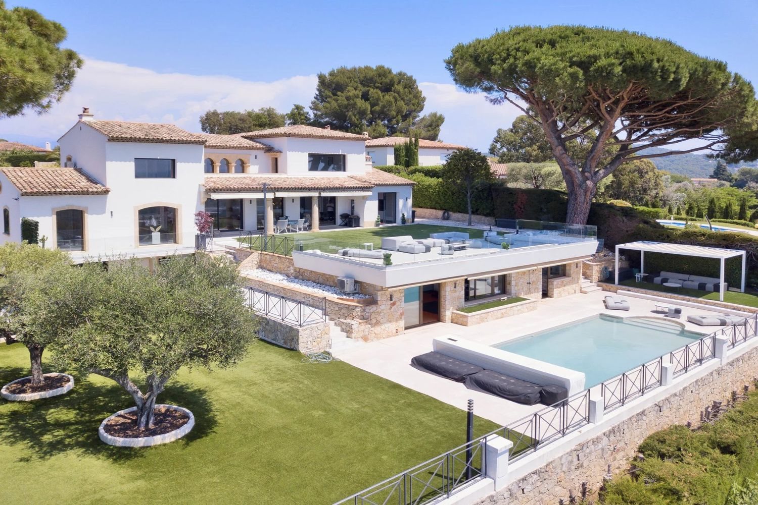 Maison à vendre, 440m², La Roquette-sur-Siagne