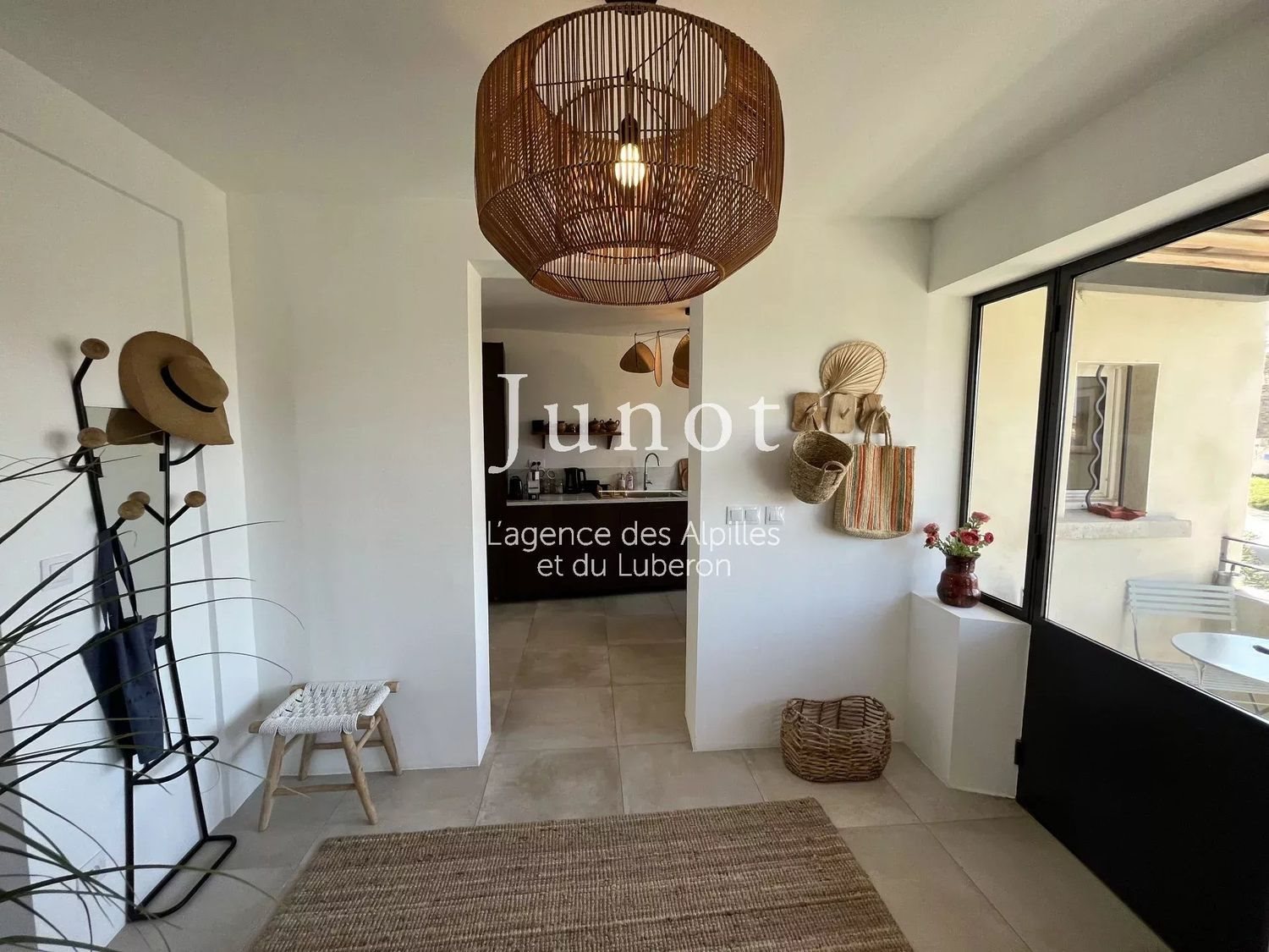 Maison à louer, 150m², Saint-Rémy-de-Provence