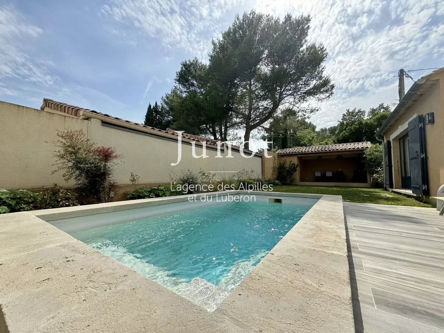 Maison à louer, 180m², Saint-Rémy-de-Provence
