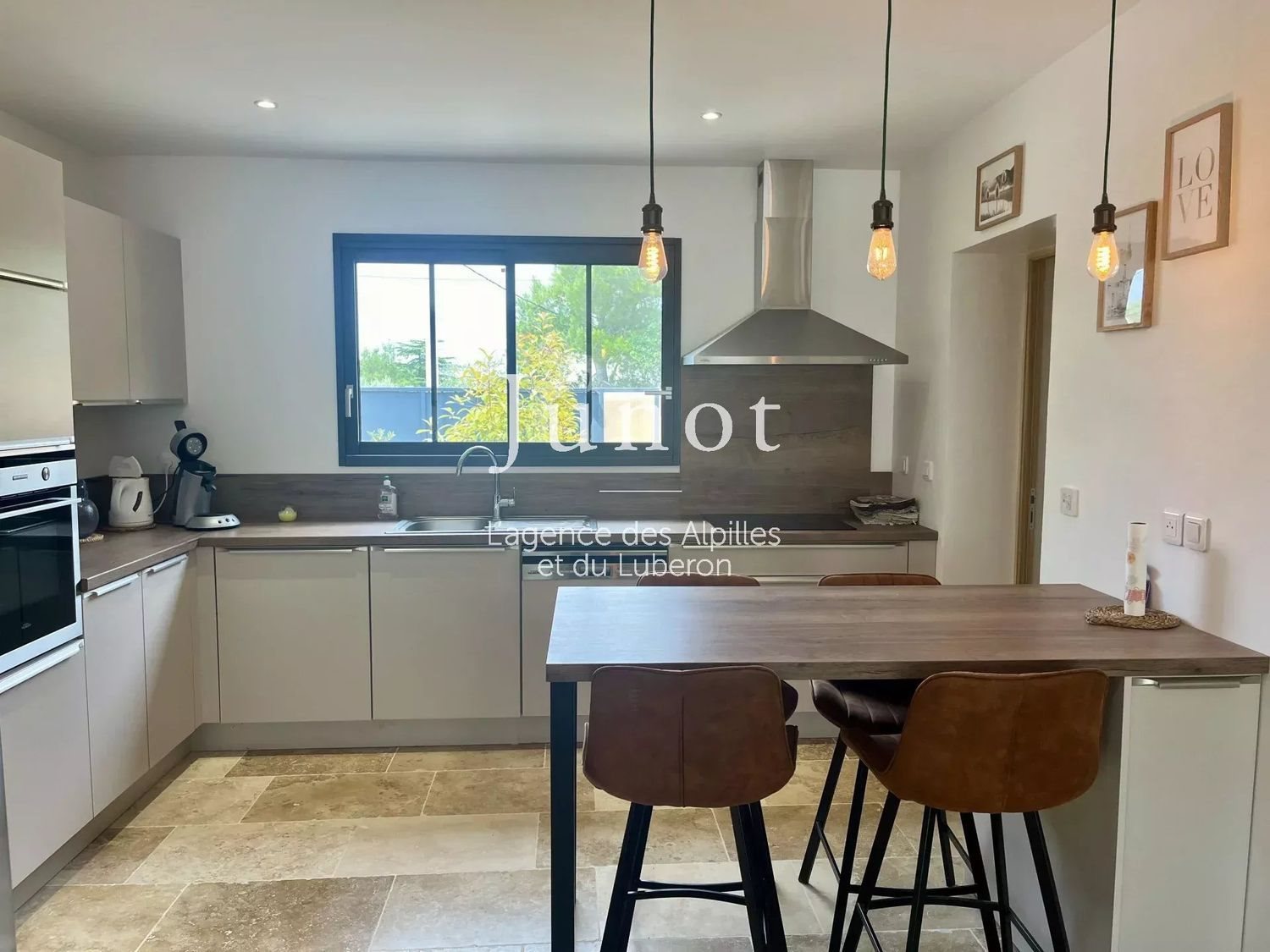 Maison à louer, 180m², Saint-Rémy-de-Provence