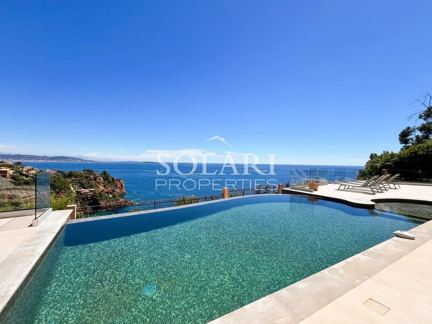 Maison à louer, 300m², Théoule-sur-Mer
