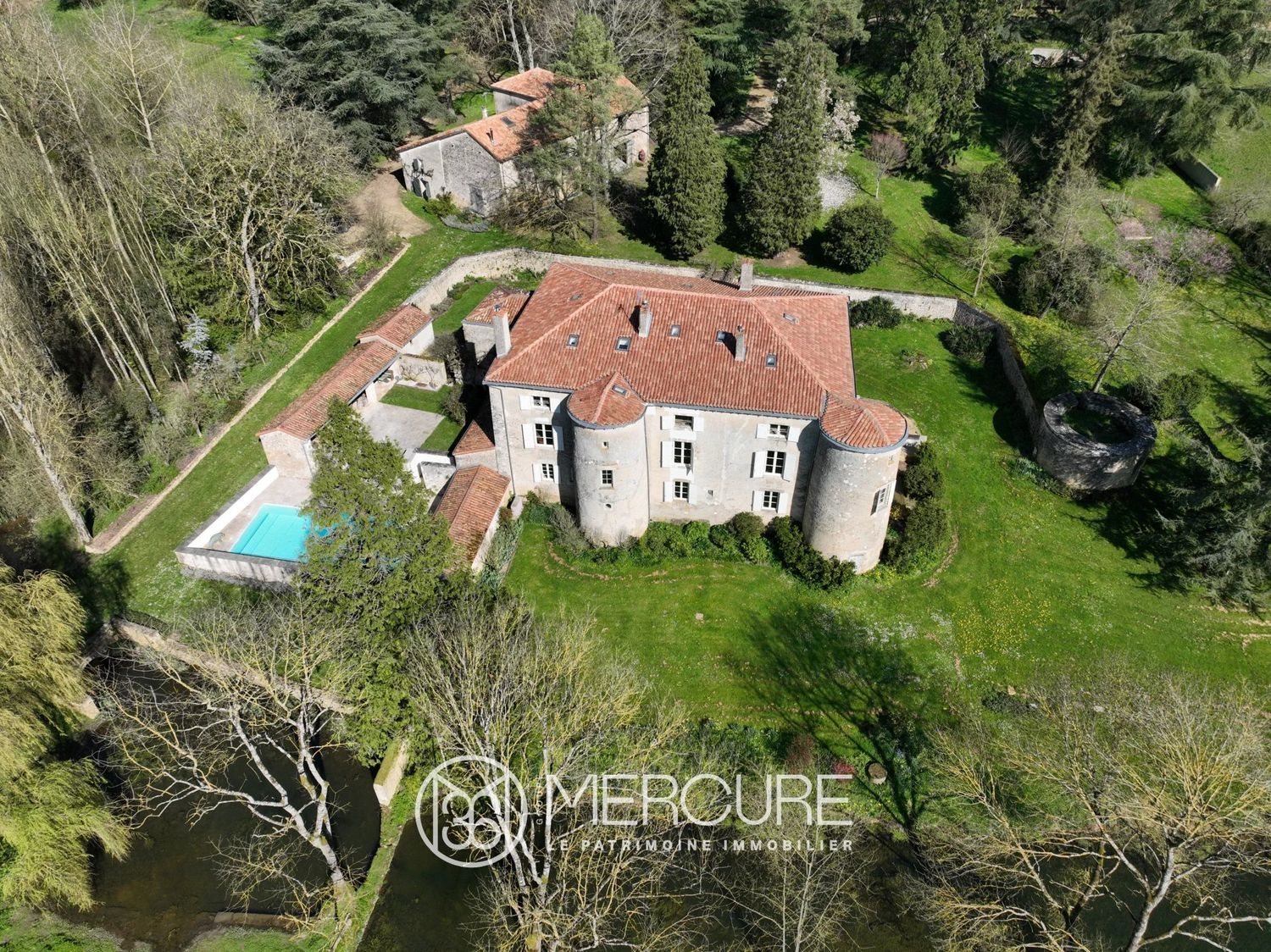 Maison à vendre, 860m², Latillé