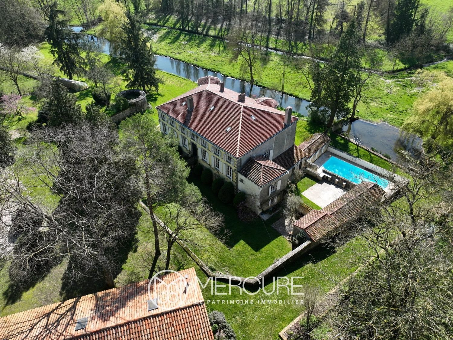 Maison à vendre, 860m², Latillé