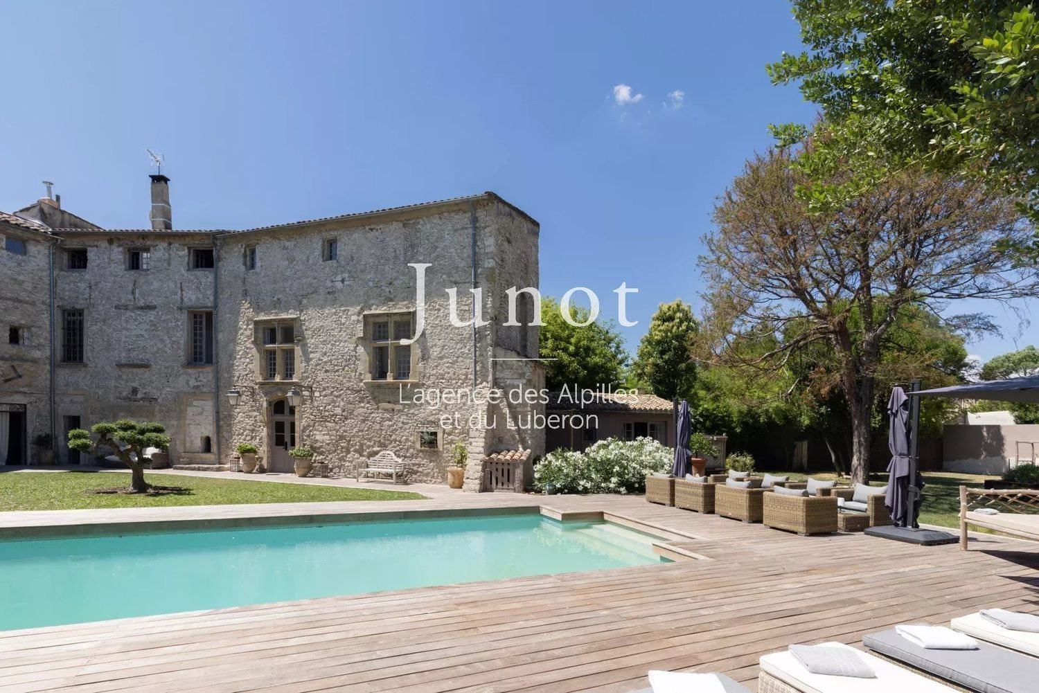 Maison à louer, 2100m², L'Isle-sur-la-Sorgue