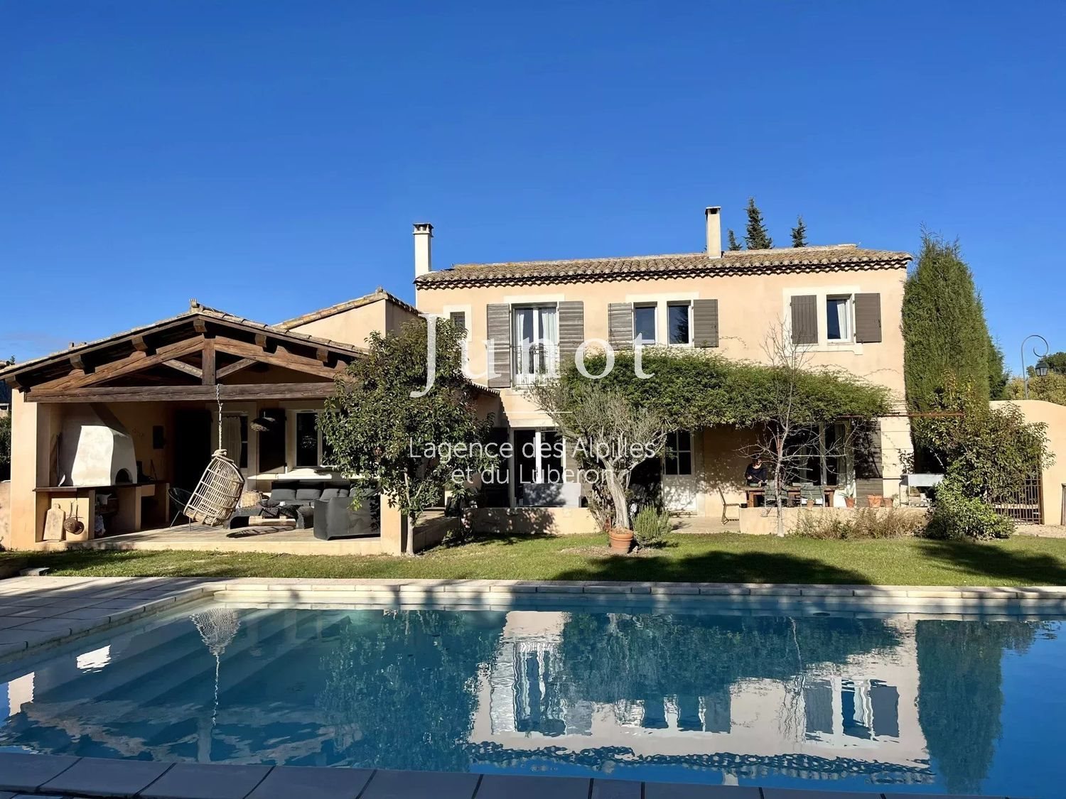 Maison à louer, 220m², Fontvieille