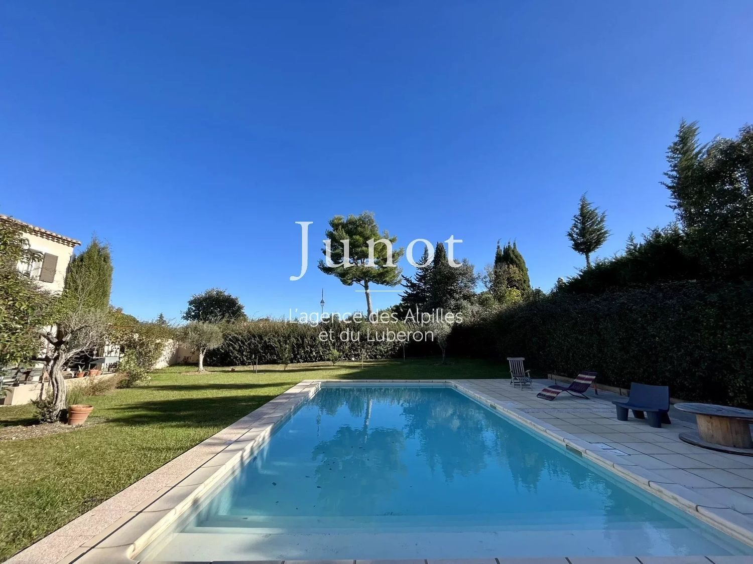 Maison à louer, 220m², Fontvieille