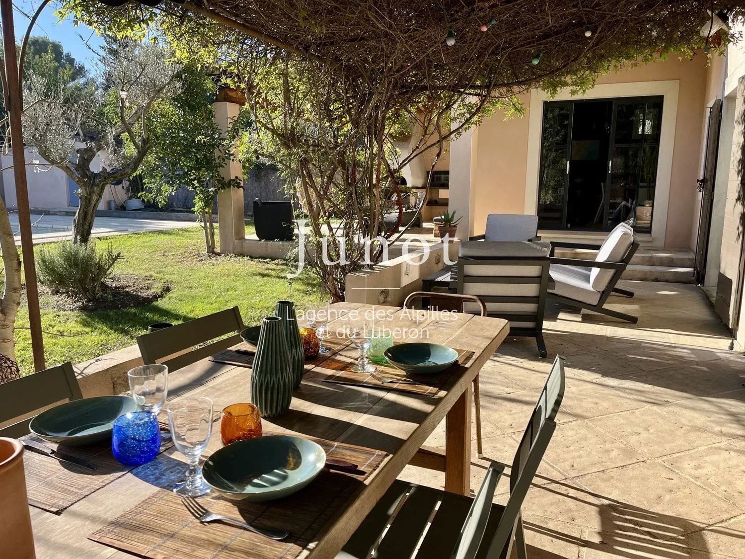 Maison à louer, 220m², Fontvieille