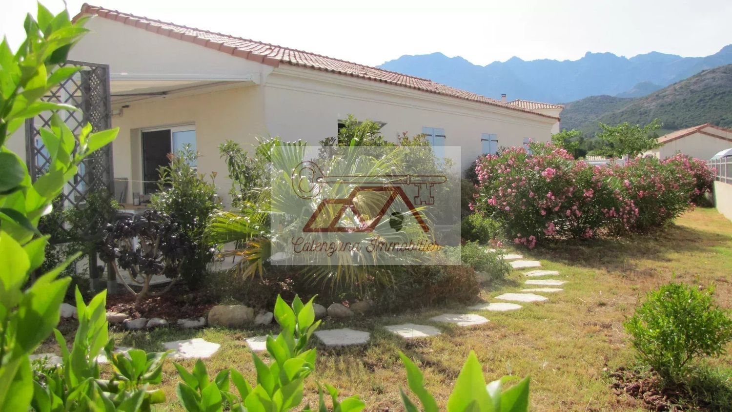Maison à louer, 73m², Calvi