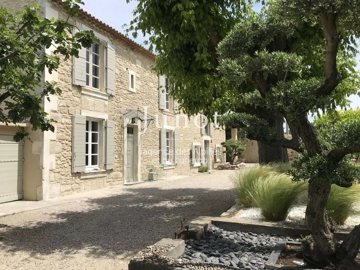 Maison à louer, 500m², Saint-Etienne-du-Grès