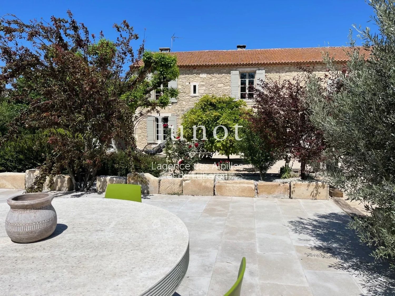 Maison à louer, 500m², Saint-Etienne-du-Grès