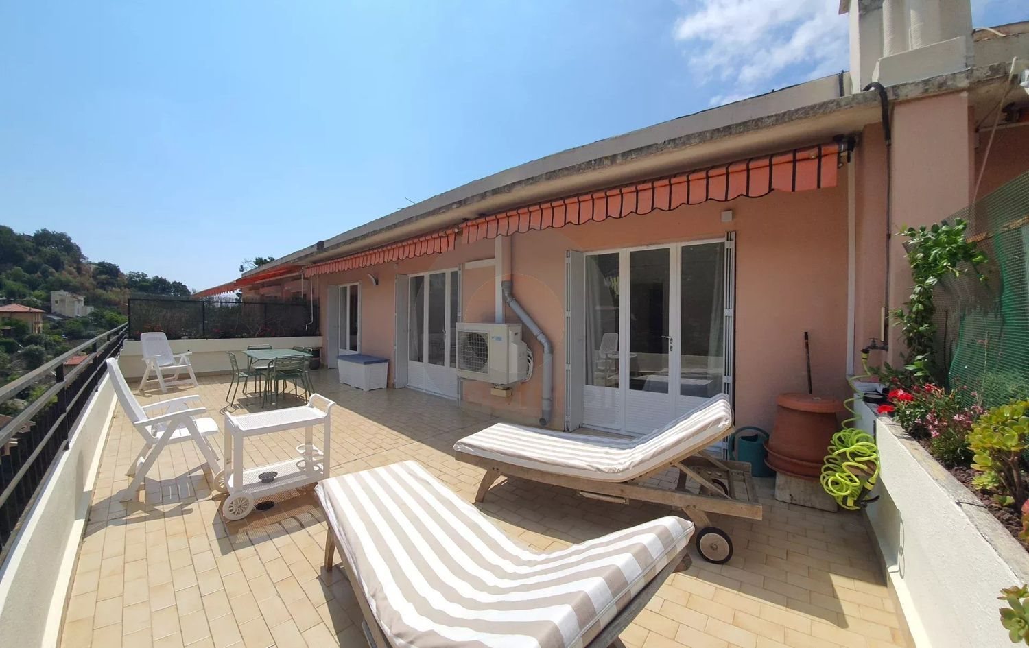 Appartement à louer, 68m², Menton