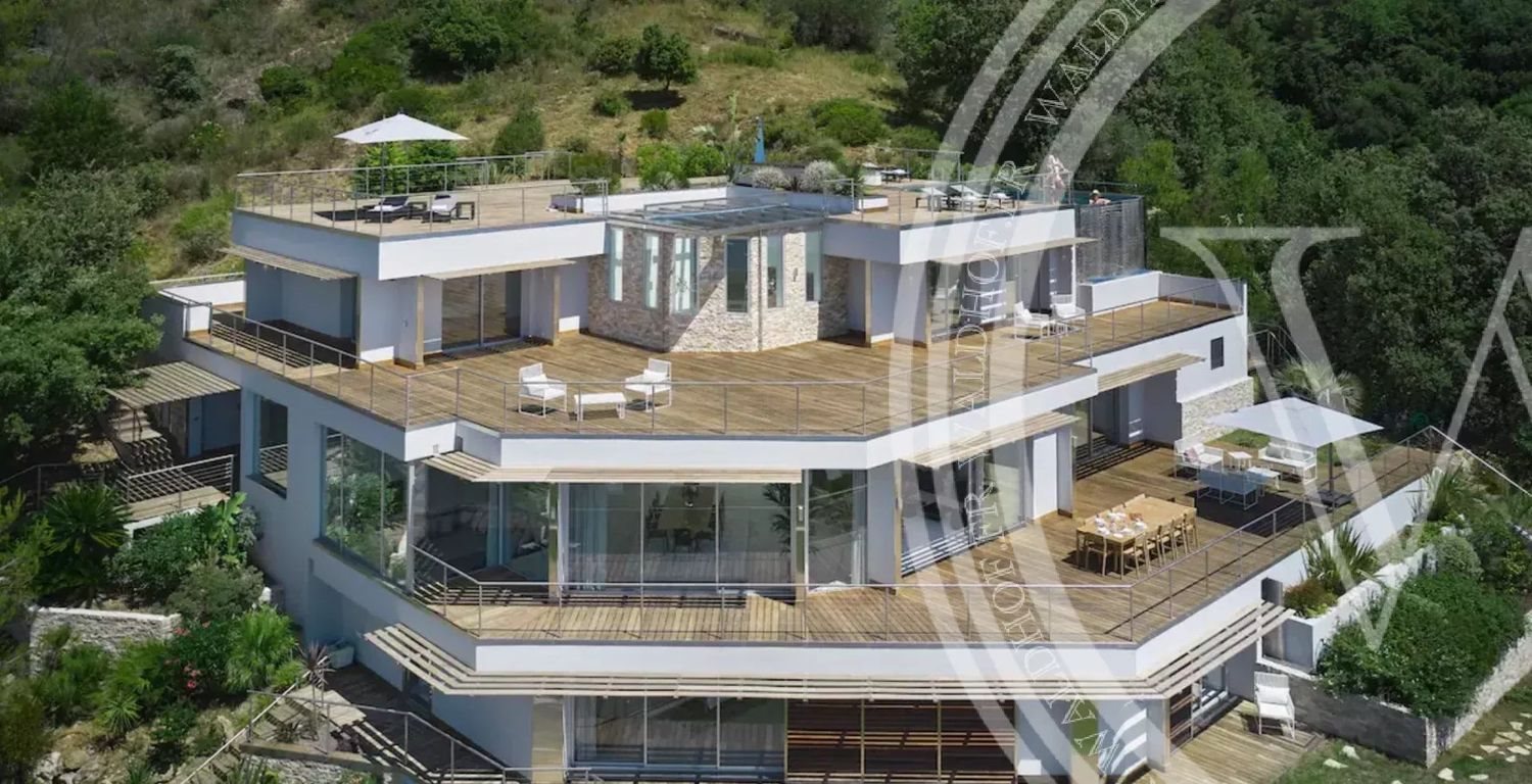 Maison à louer, 836m², Roquebrune-Cap-Martin