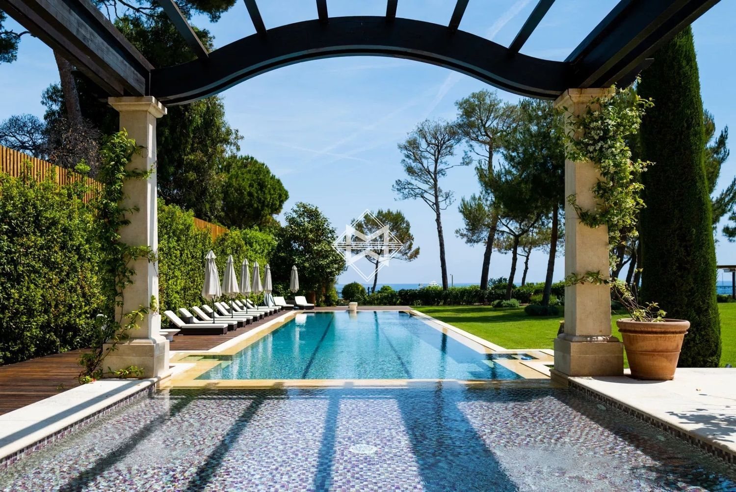 Maison à louer, 1150m², Saint-Jean-Cap-Ferrat