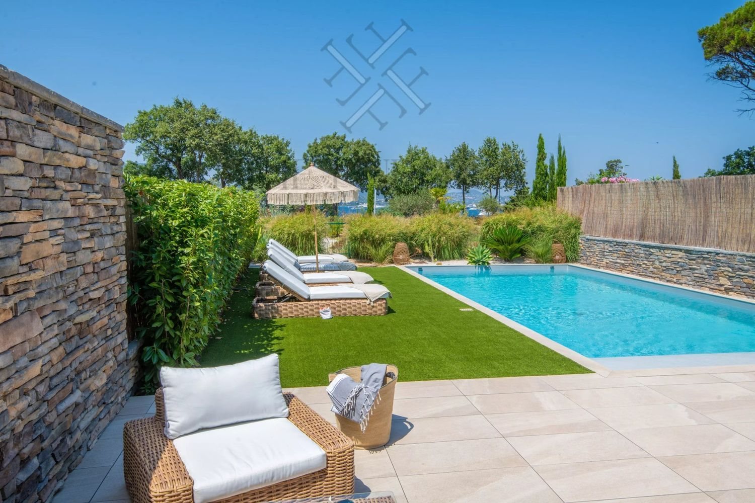 Maison à louer, 250m², Gassin