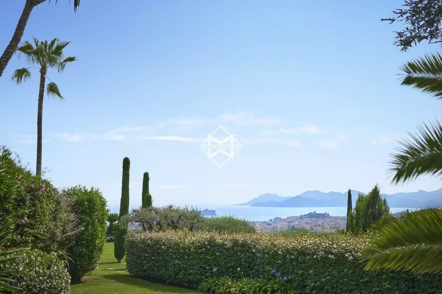 Maison à louer, 800m², Cannes