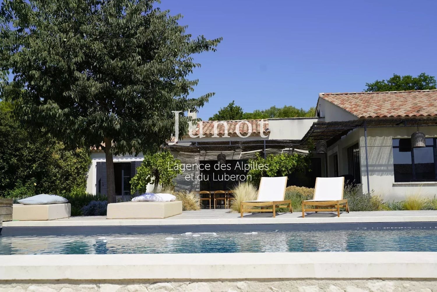 Maison à louer, 160m², Saint-Rémy-de-Provence