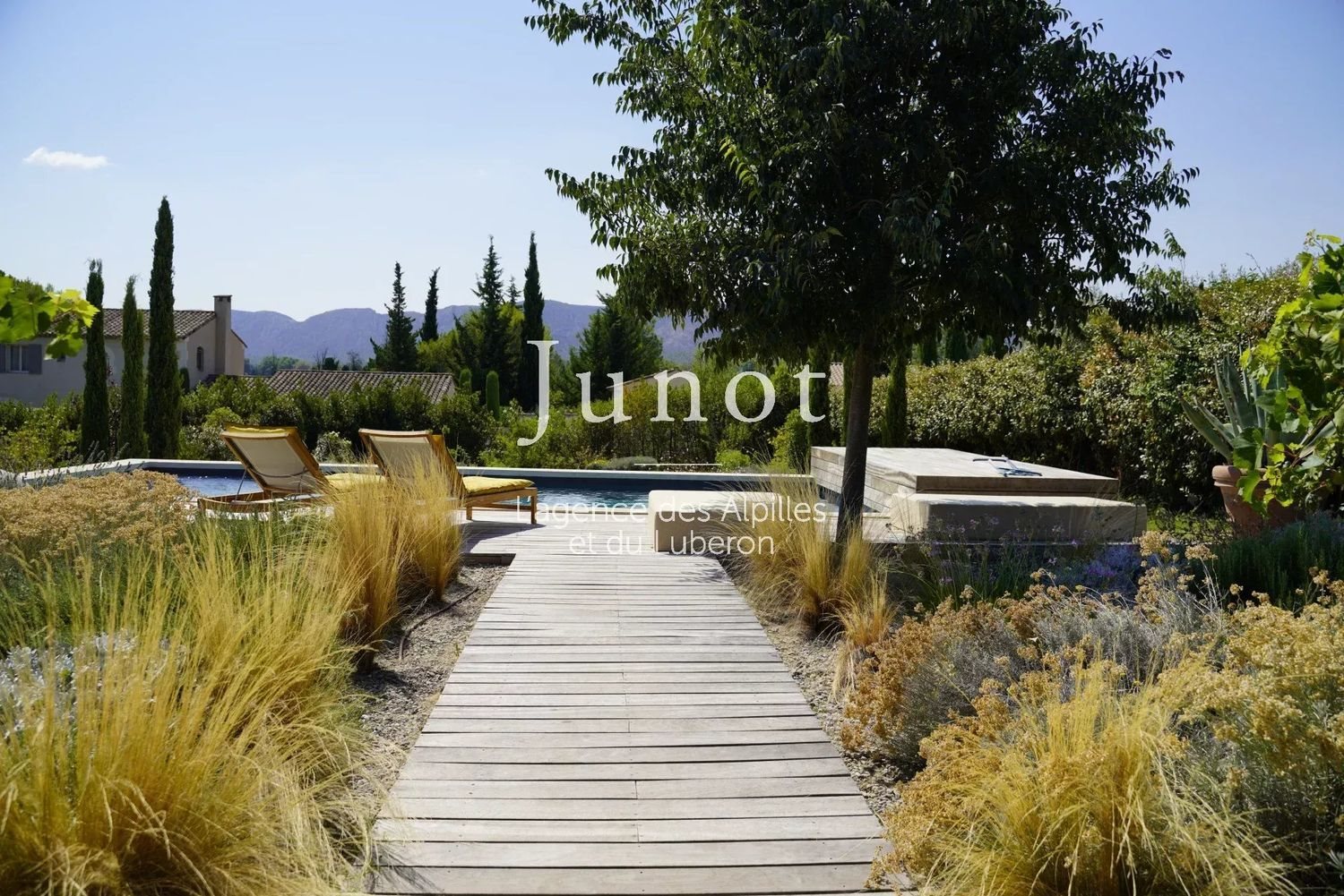 Maison à louer, 160m², Saint-Rémy-de-Provence