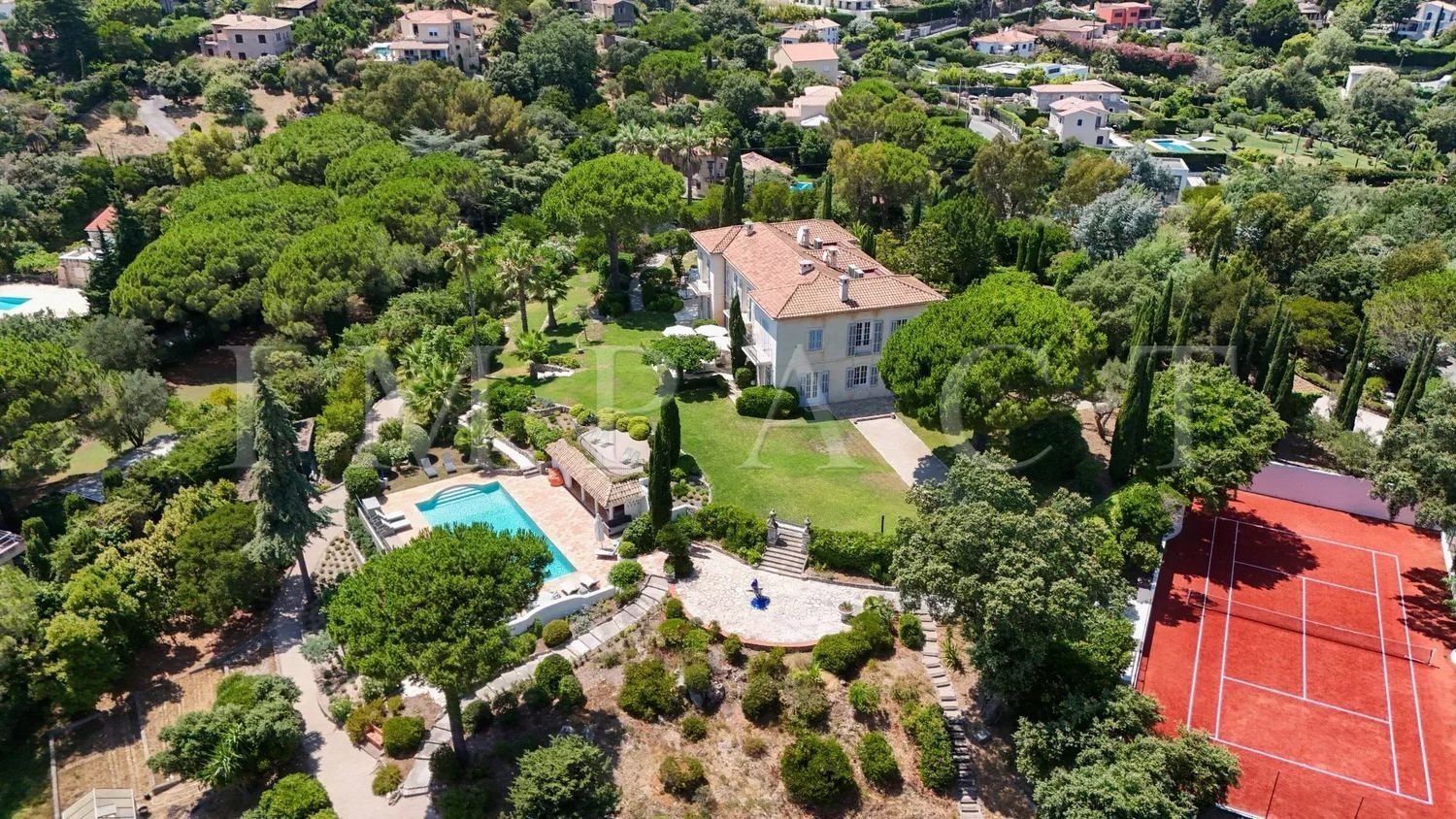 Maison à louer, 520m², Vallauris
