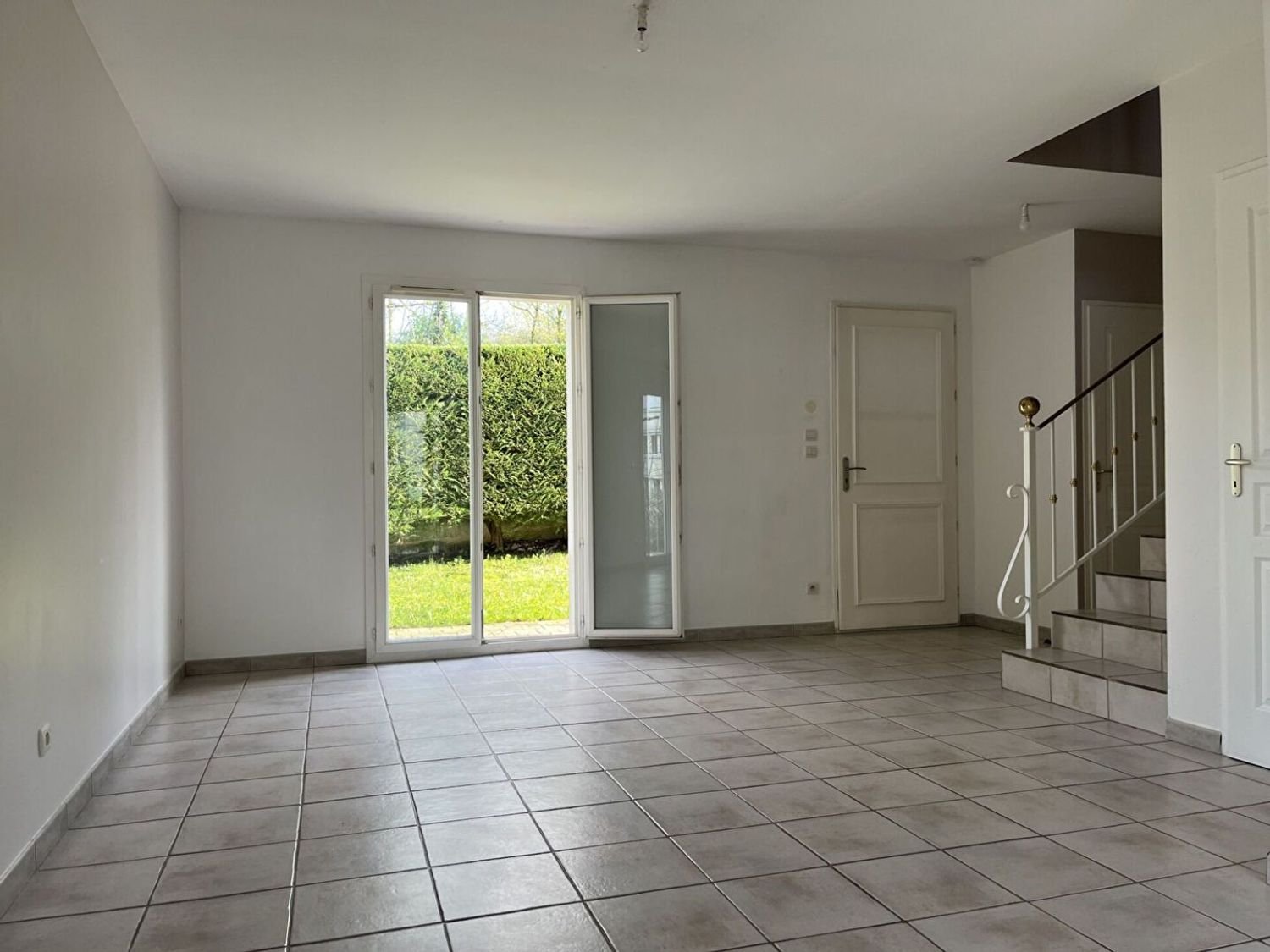 Maison à louer, 125m², Fontaines-Saint-Martin