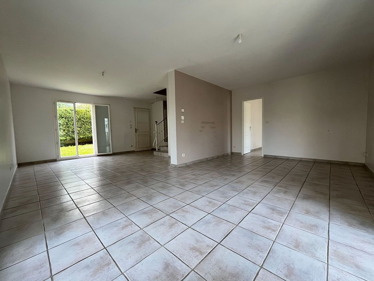 Maison à louer, 125m², Fontaines-Saint-Martin