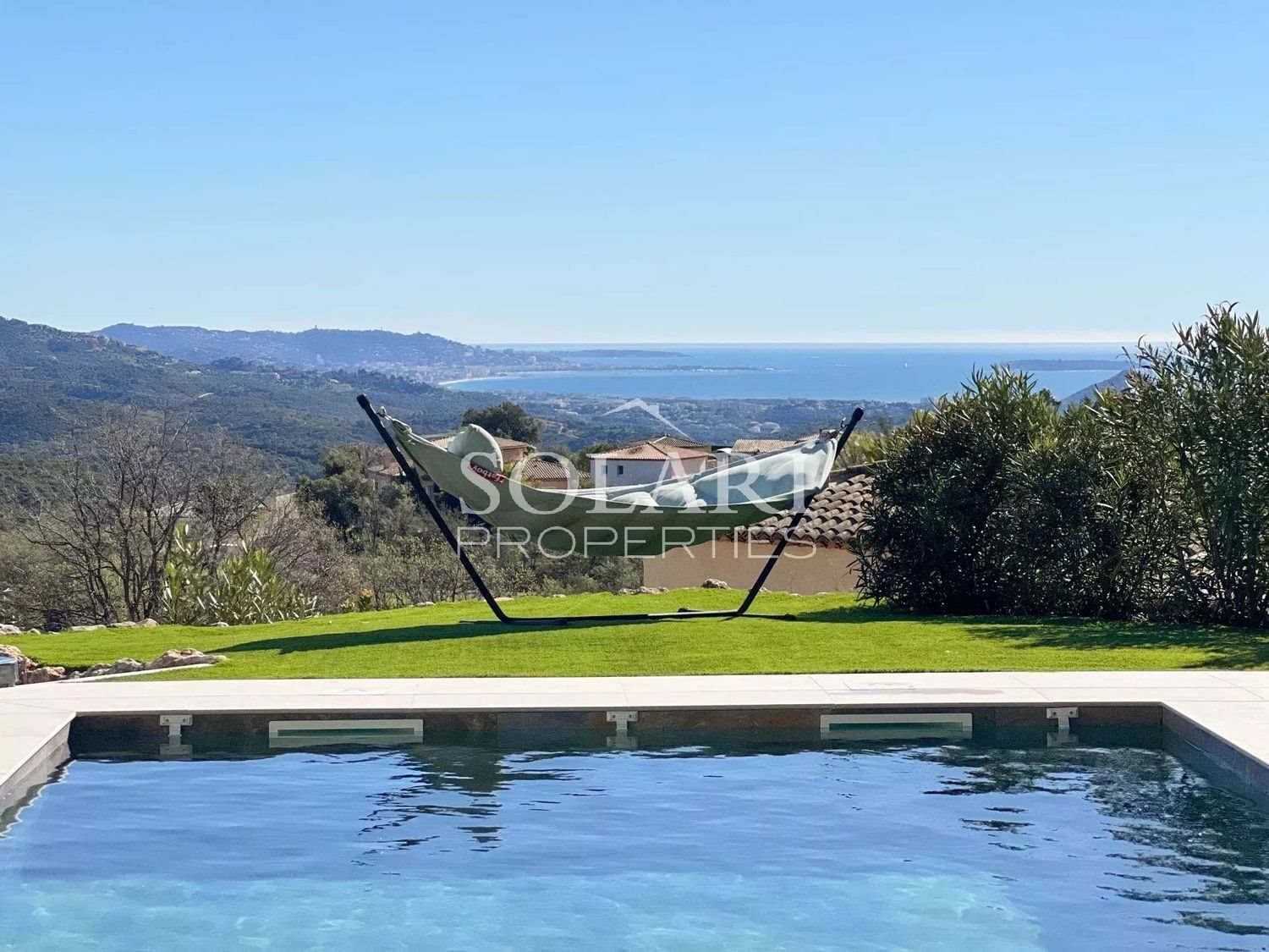 Maison à louer, 280m², Mandelieu-la-Napoule