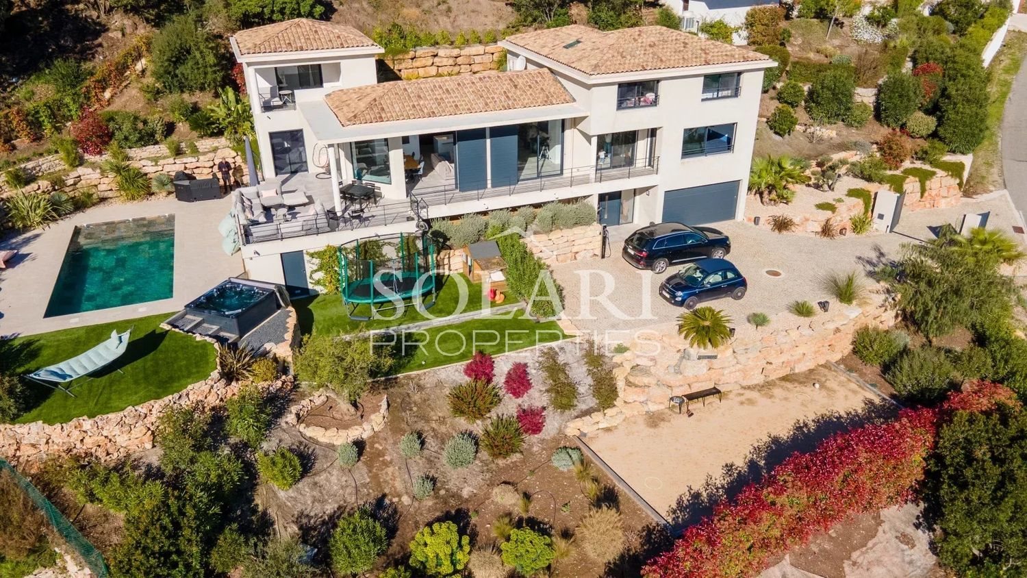 Maison à louer, 280m², Mandelieu-la-Napoule
