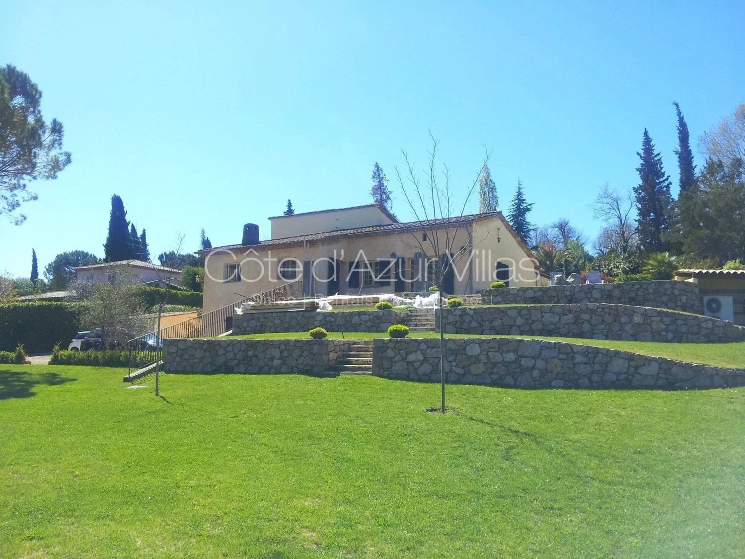 Maison à louer, 230m², Valbonne