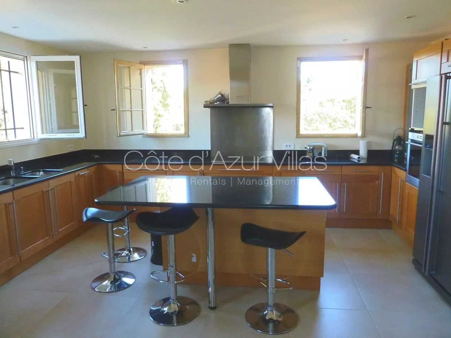 Maison à louer, 230m², Valbonne