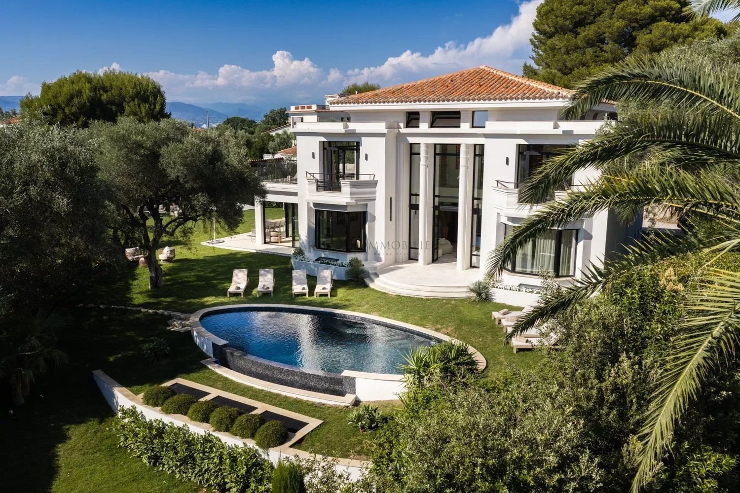 Maison à louer, 390m², Antibes