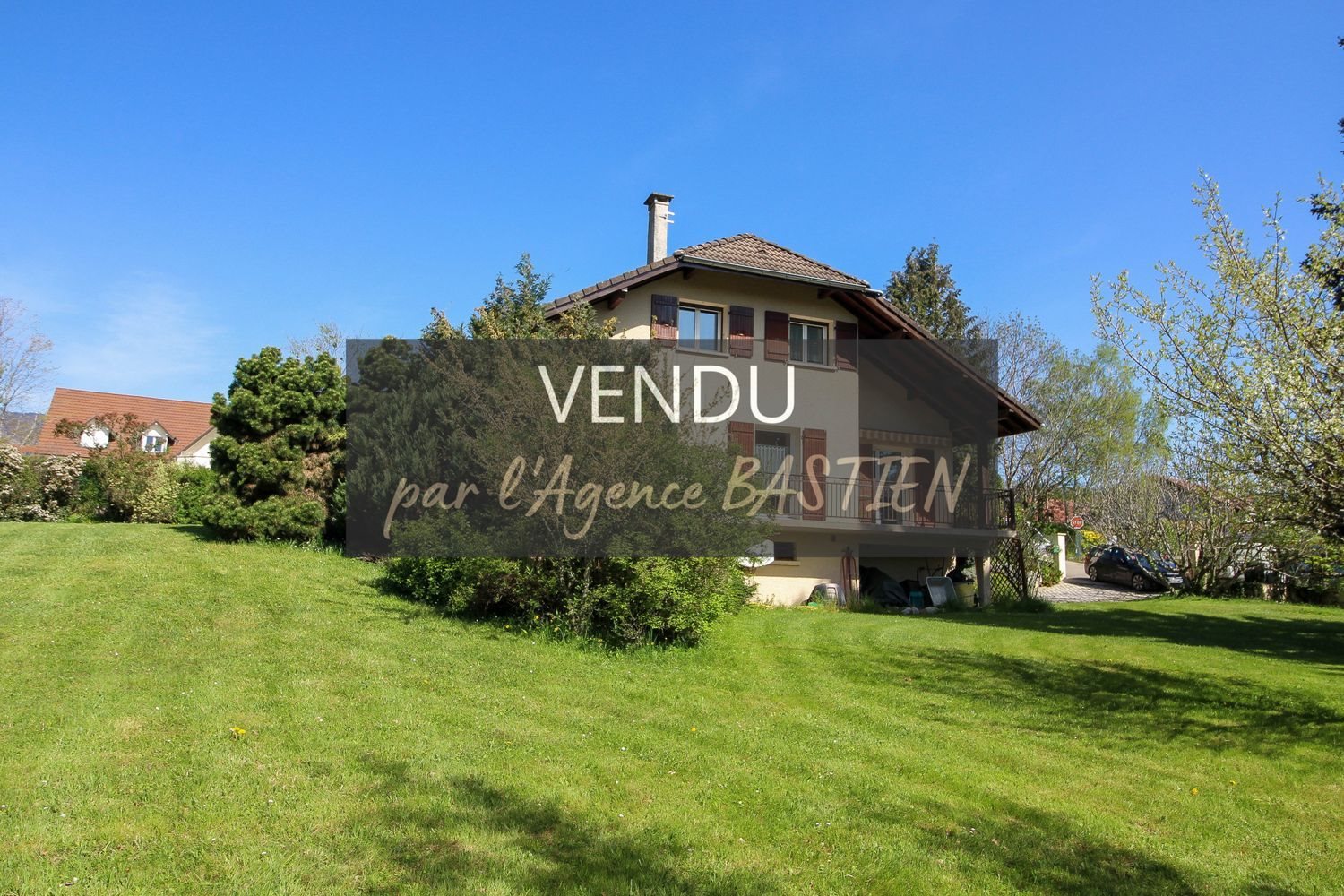 Maison à vendre, 121m², Cessy