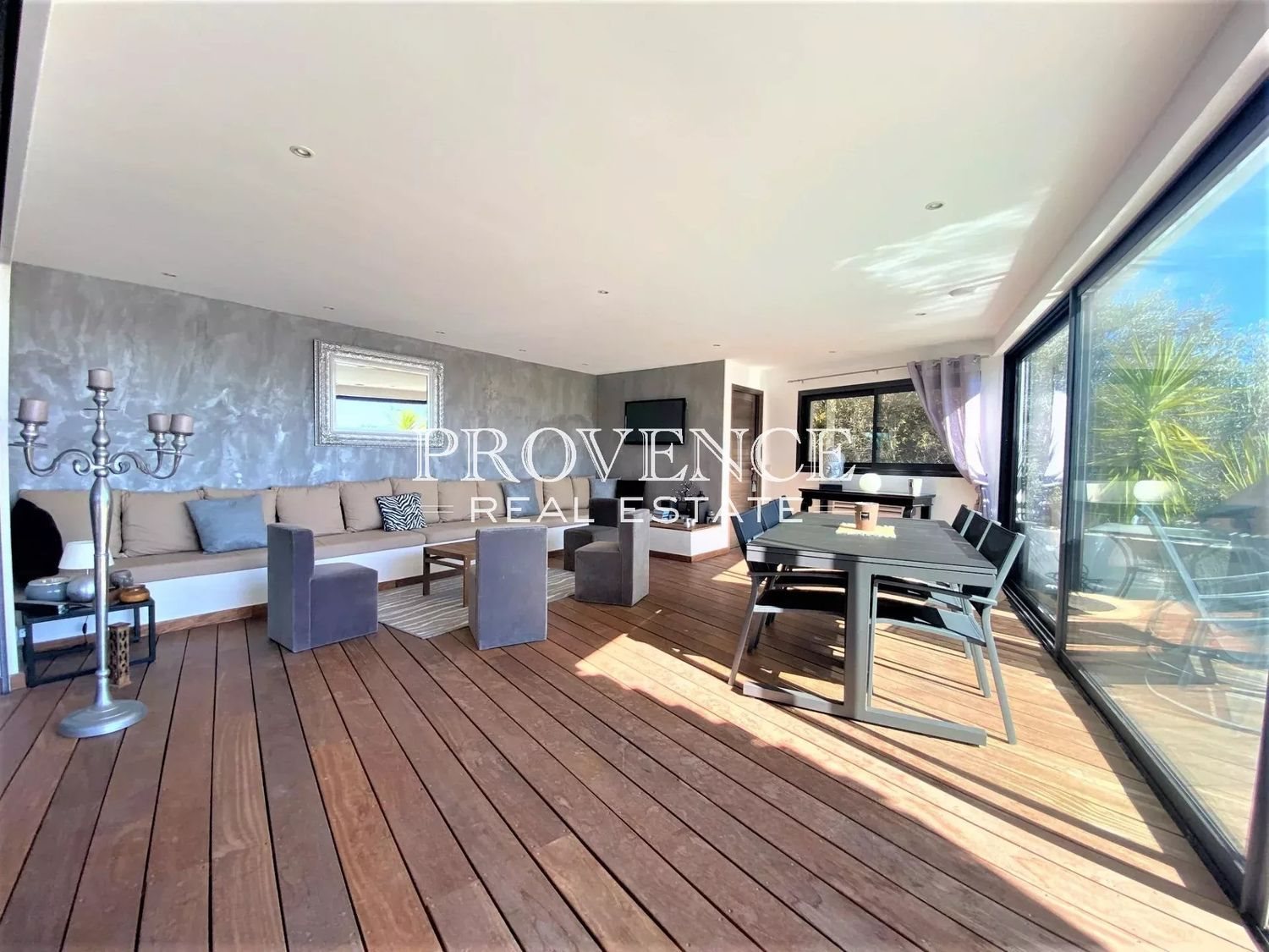 Maison à louer, 300m², Saint-Cyr-sur-Mer