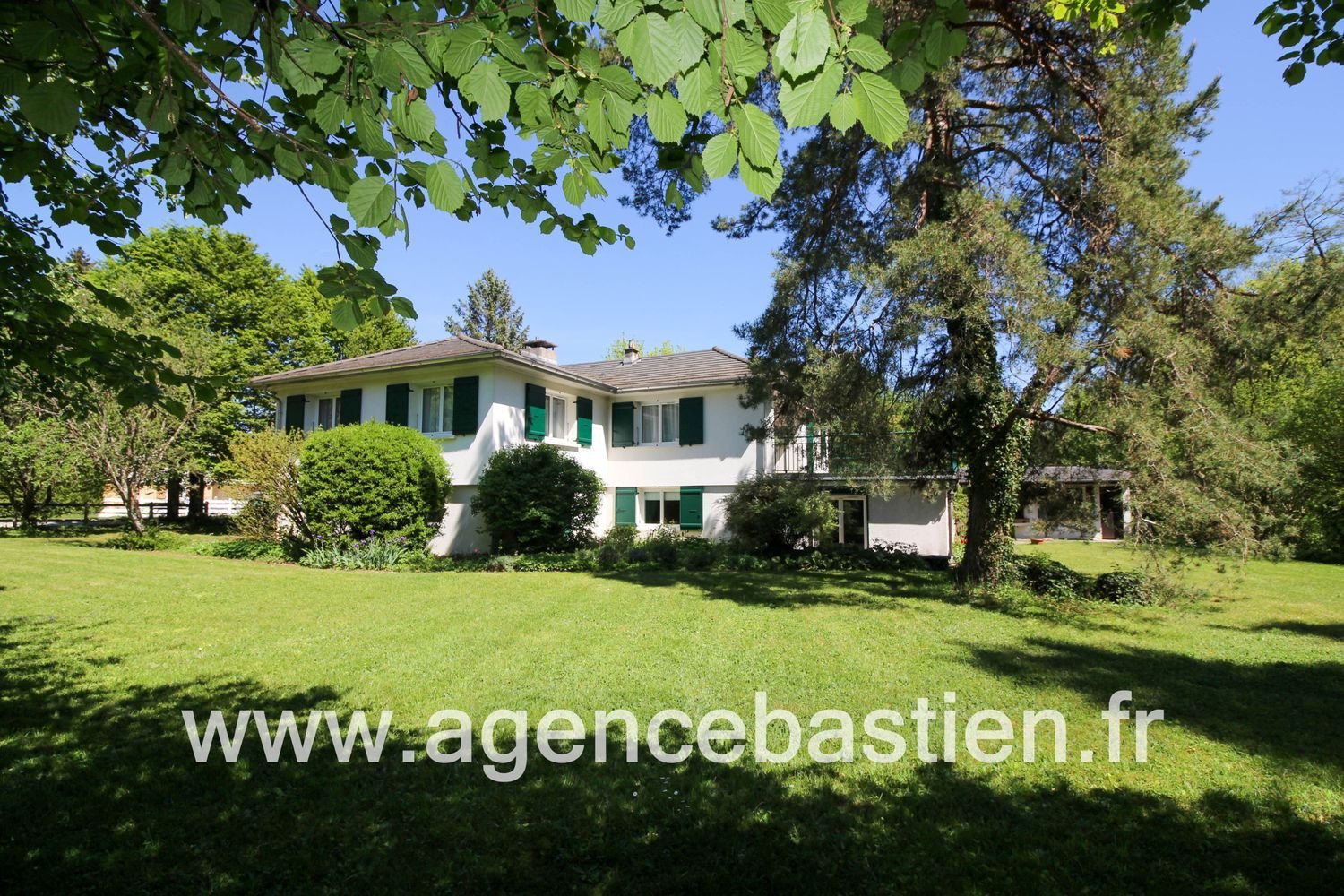 Maison à vendre, 171m², Saint-Genis-Pouilly