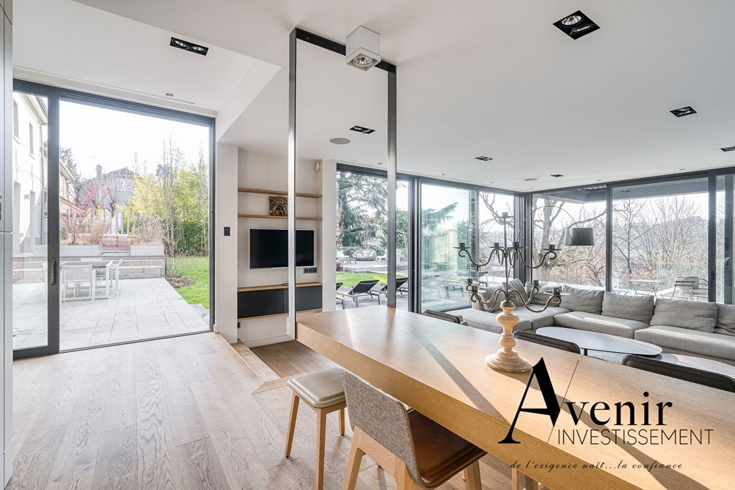 Maison à louer, 550m², Tassin-la-Demi-Lune