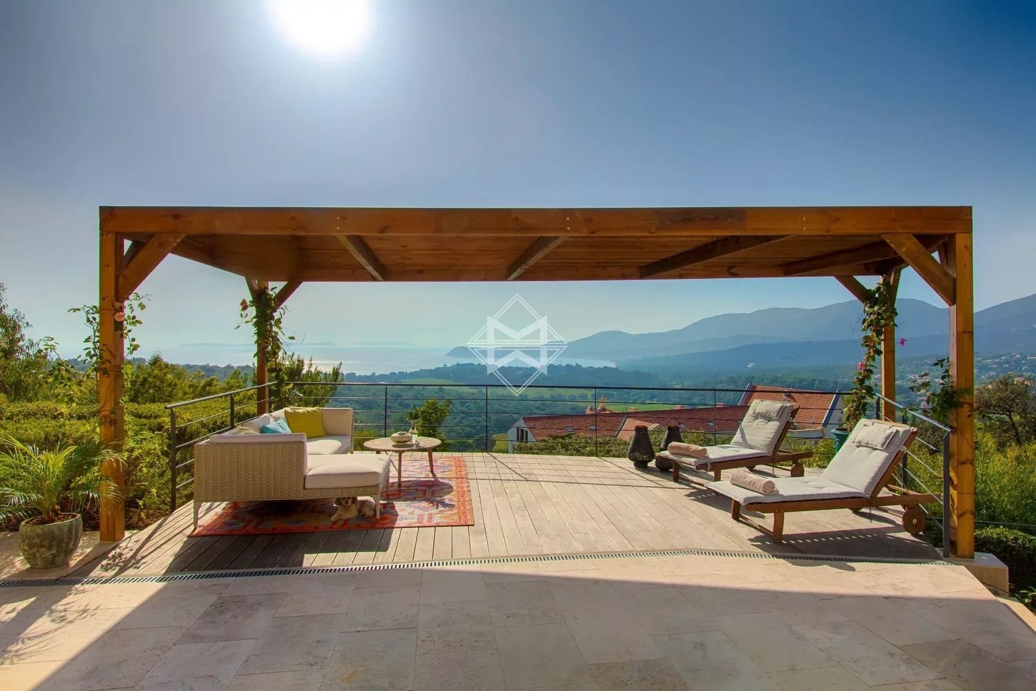 Maison à louer, 220m², La Croix-Valmer