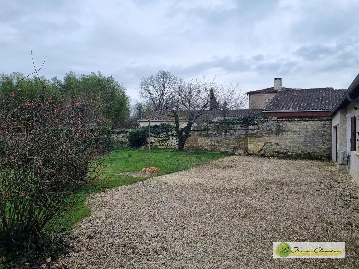Maison à louer, 101m², Mansle