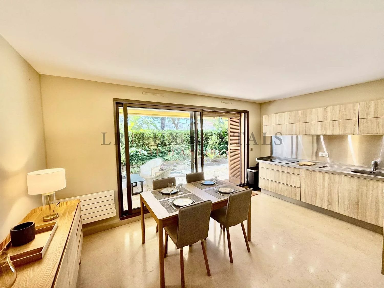 Appartement à louer, 60m², Antibes