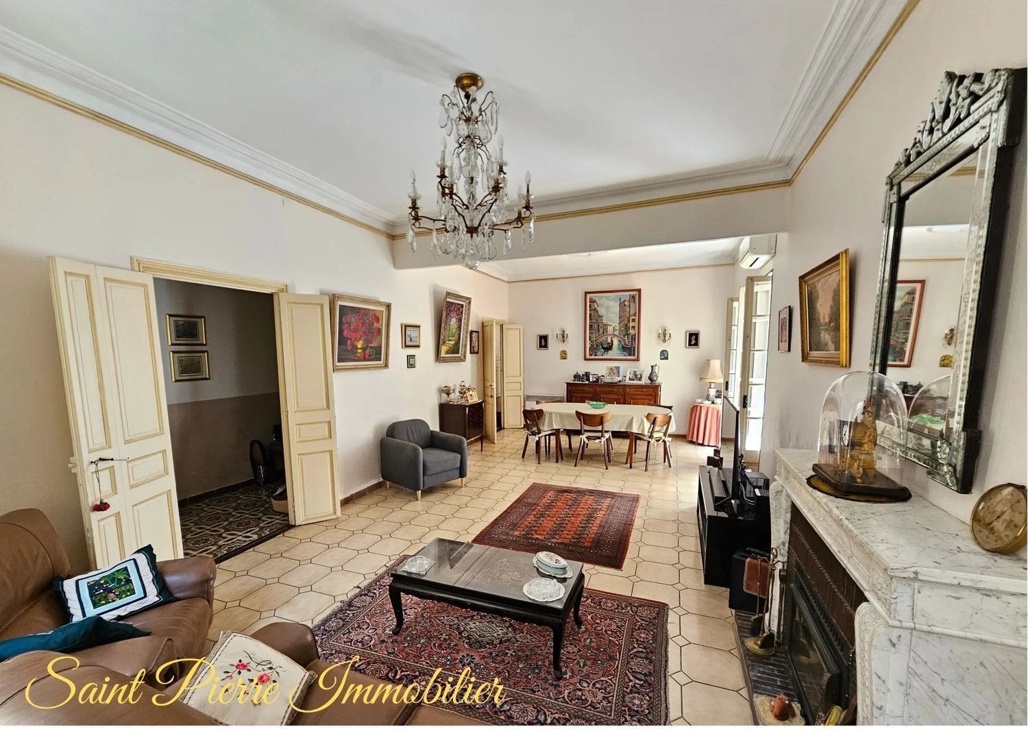 Maison à vendre, 214m², Saint-Mitre-les-Remparts