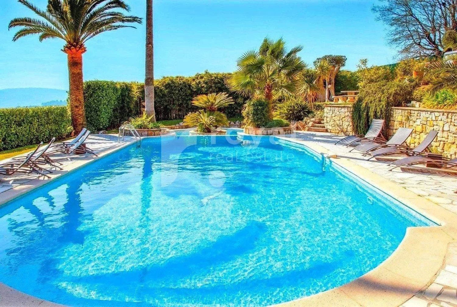 Maison à louer, 280m², Mougins