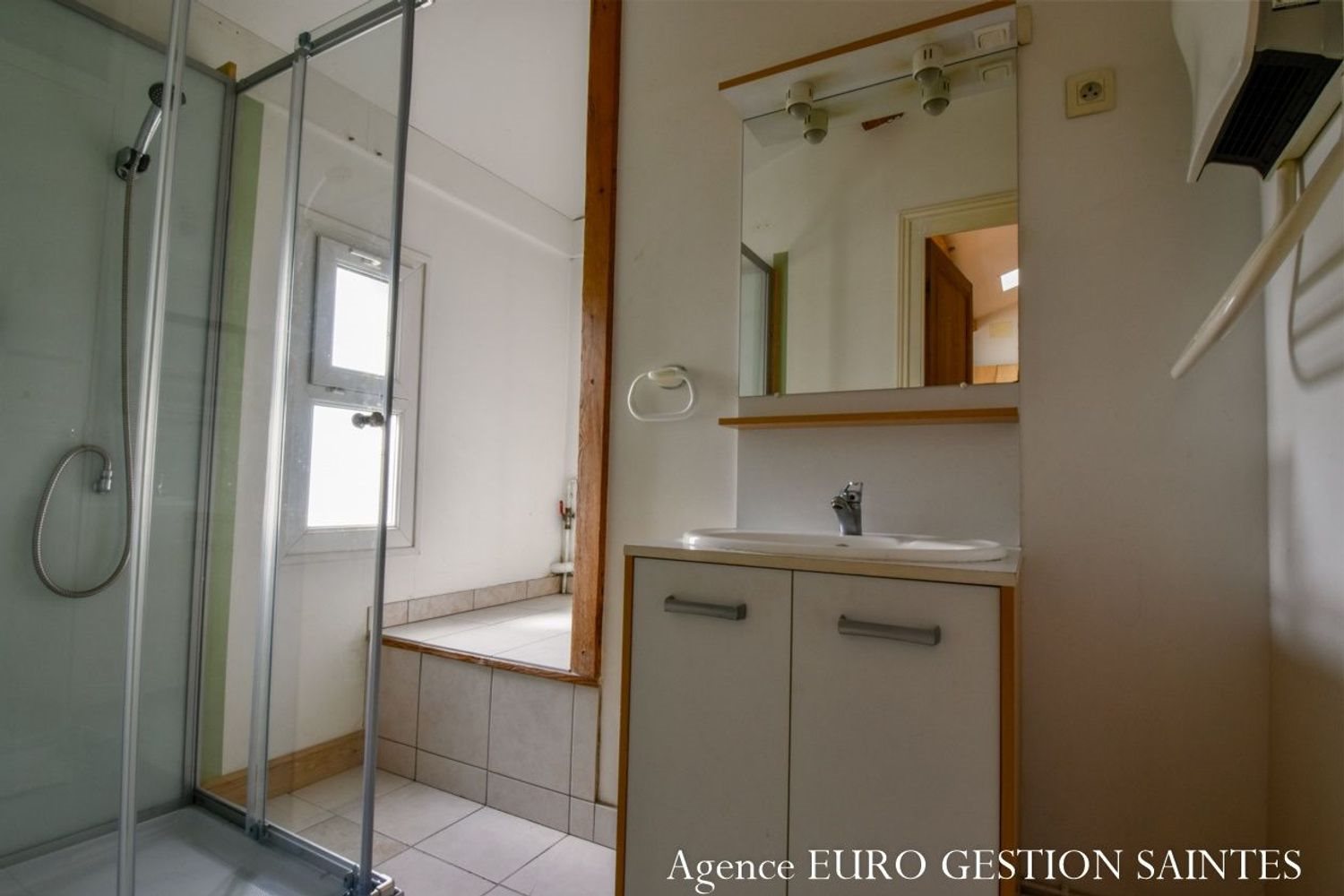 Appartement à louer, 51m², Saintes