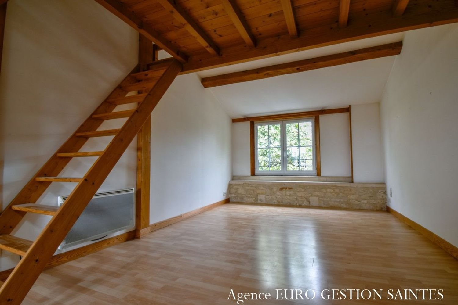Appartement à louer, 51m², Saintes