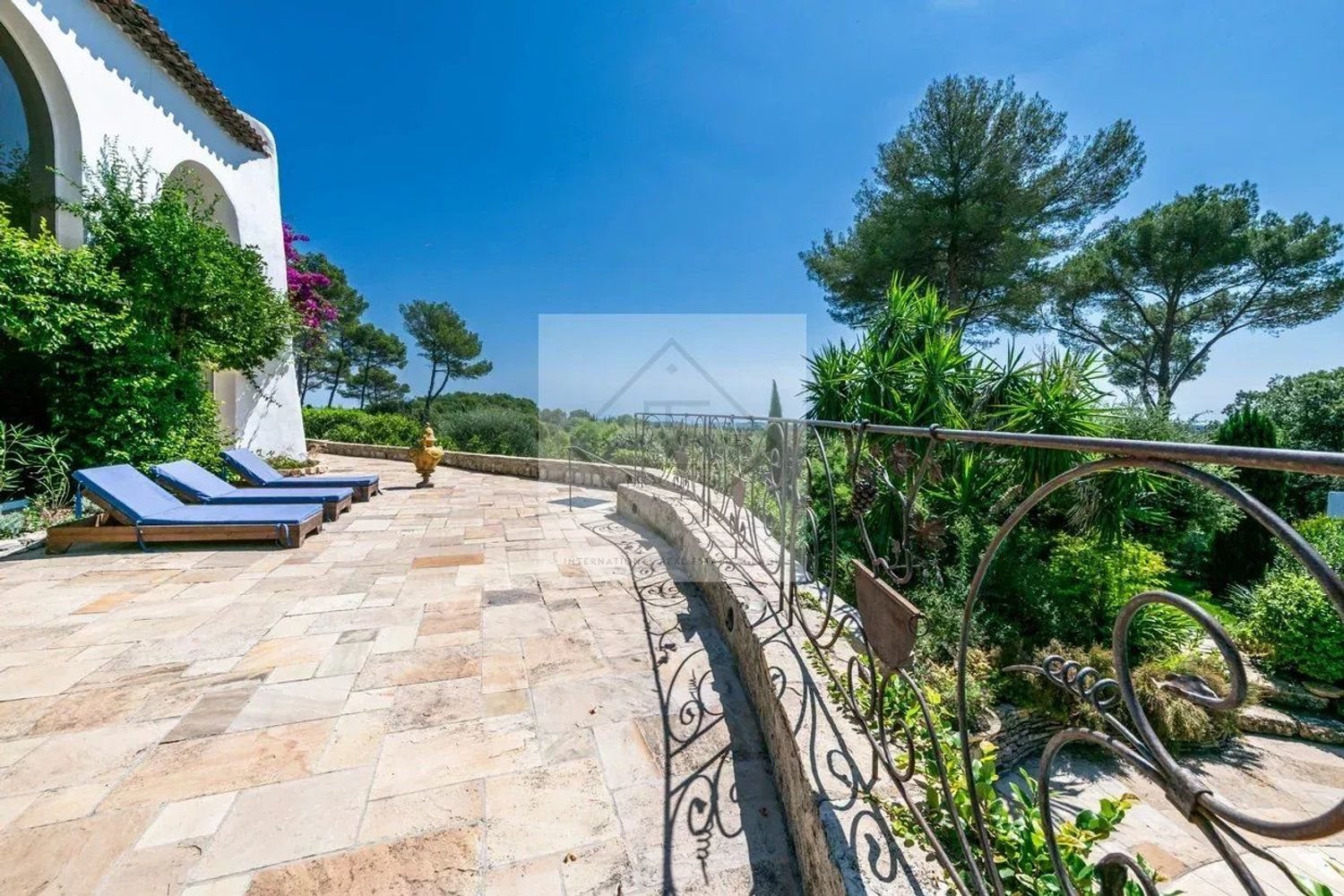 Maison à vendre, 383m², Vallauris