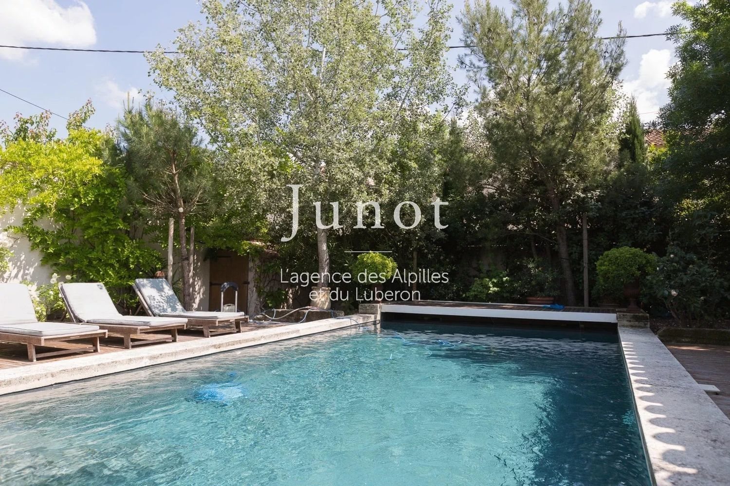 Maison à louer, 360m², Saint-Rémy-de-Provence