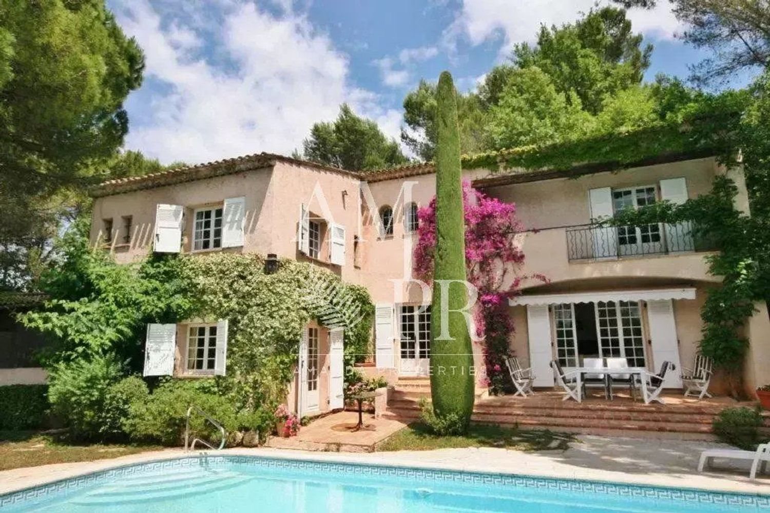 Maison à vendre, 350m², Mougins