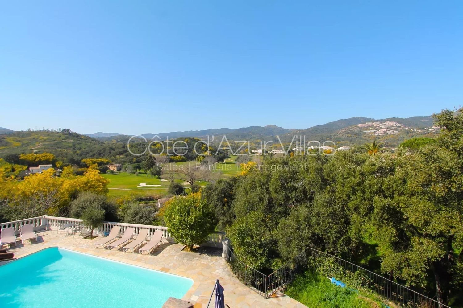Maison à louer, 220m², Mandelieu-la-Napoule