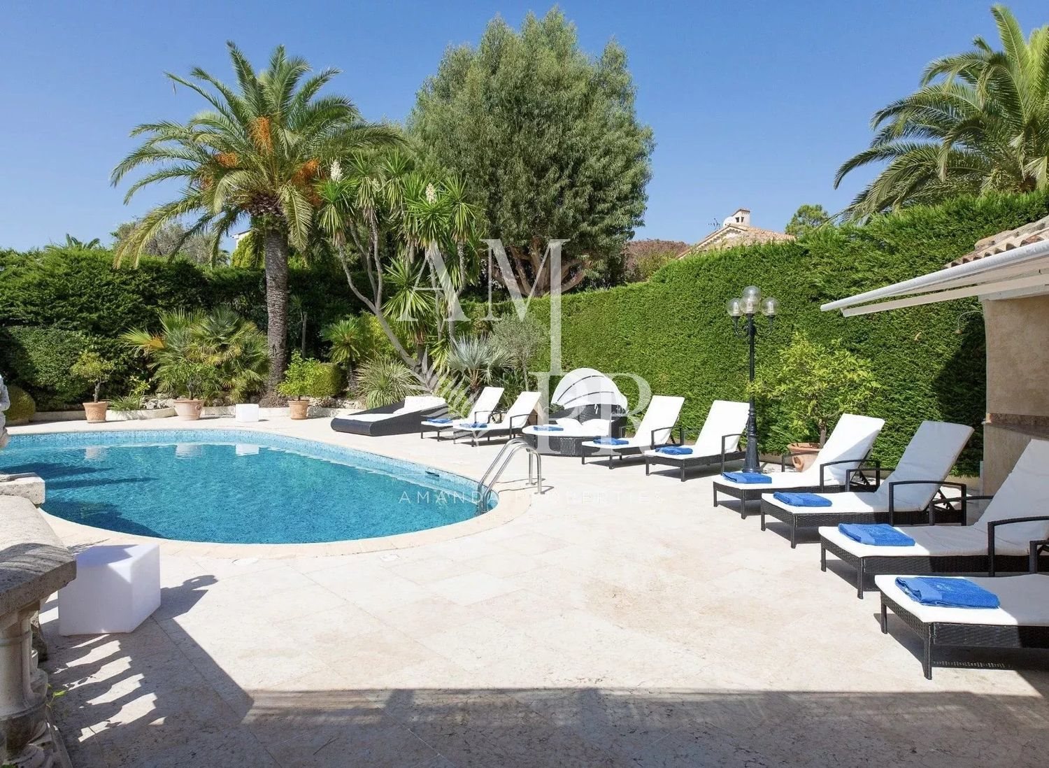 Maison à louer, 355m², Vallauris