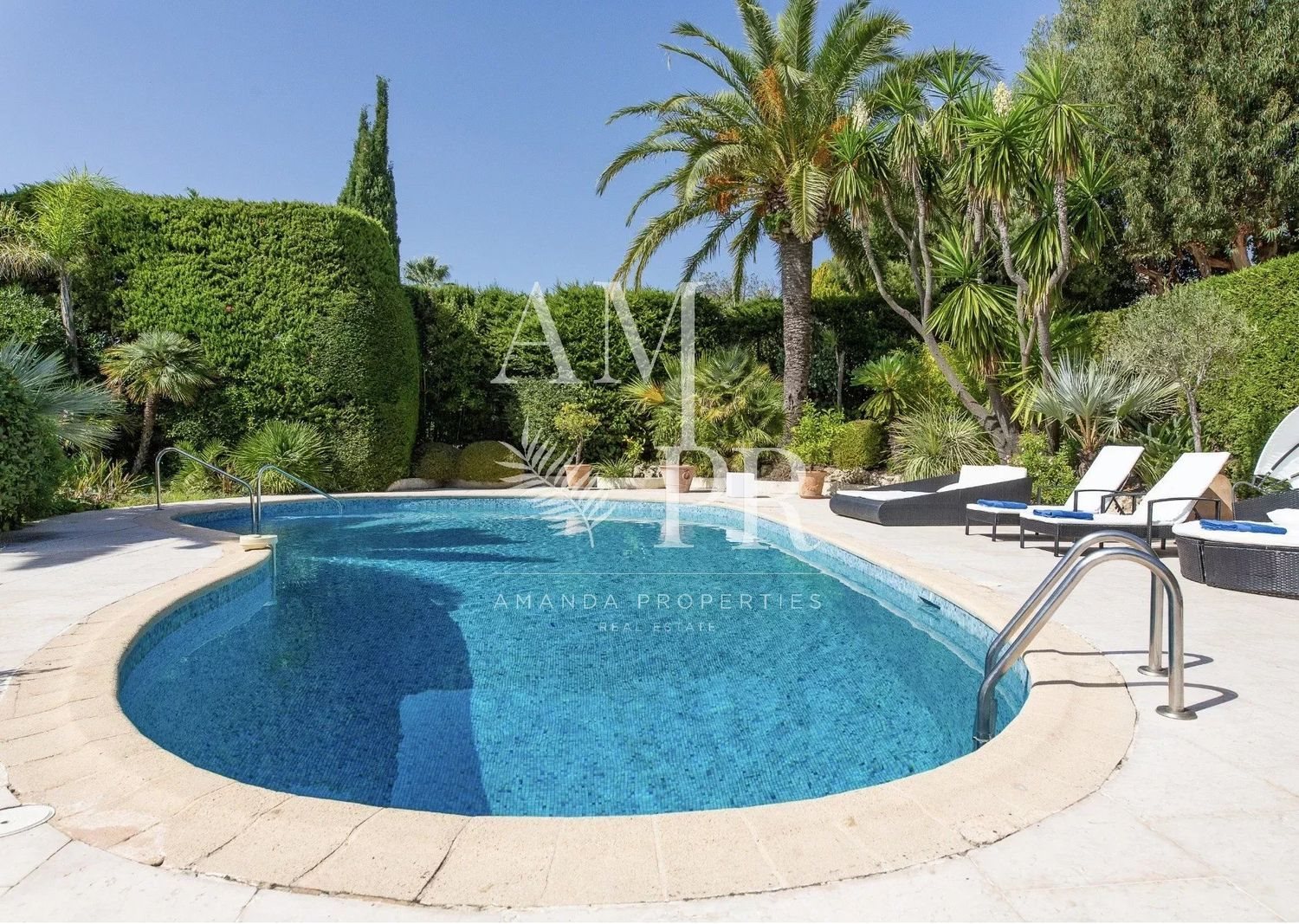 Maison à louer, 355m², Vallauris