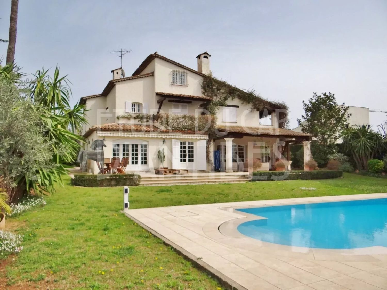 Maison à louer, 300m², Antibes